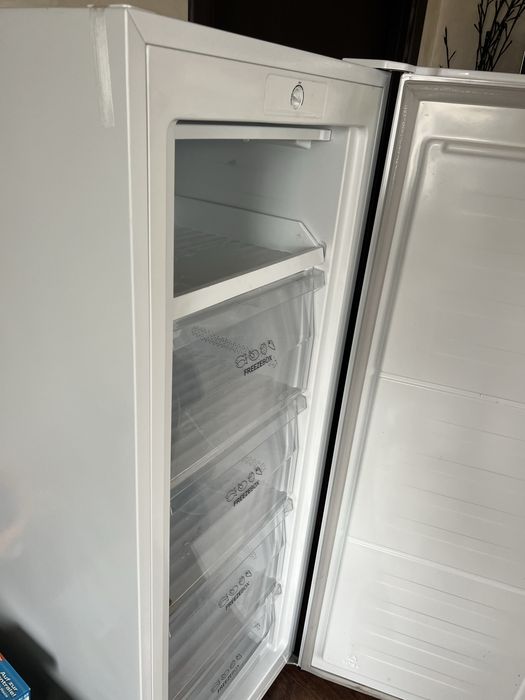 Продавам вертикален фризер Gorenje