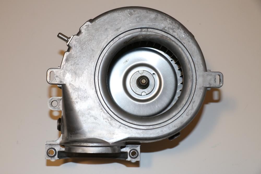 Ventilator centrala termica Ariston 30 W BIS, EGIS, Clas