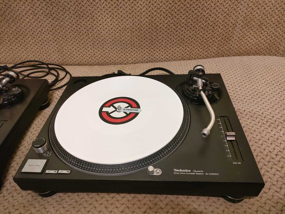 Platane pick up Technics sl 1200 Mk3 nu 1210