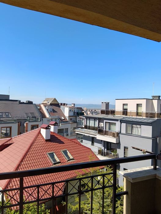 Давам двустаен апартамент в квартал Редута