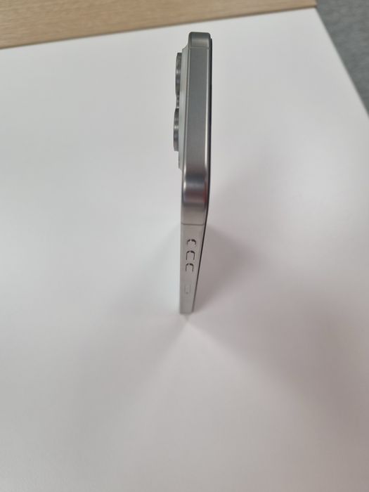 Продавам iPhone 15 Pro Max 512Gb White Titanium