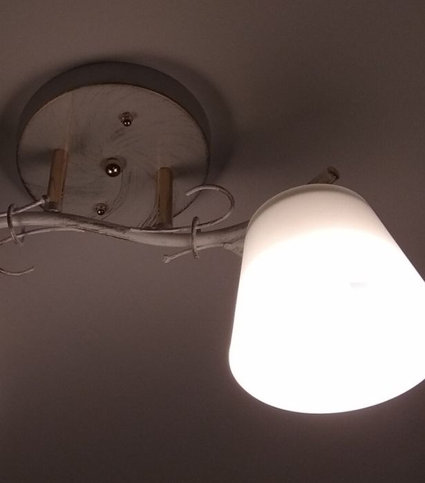 Plafonieră. Model clasic