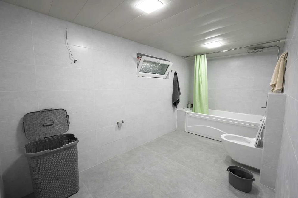 Продается участок 5,5 соток на Мирабадском районе.