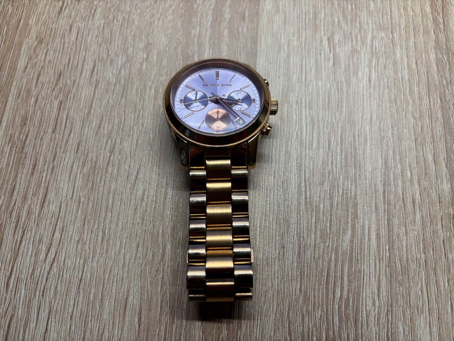 Ceas de dama Michael Kors Runway K6163 Rose Gold