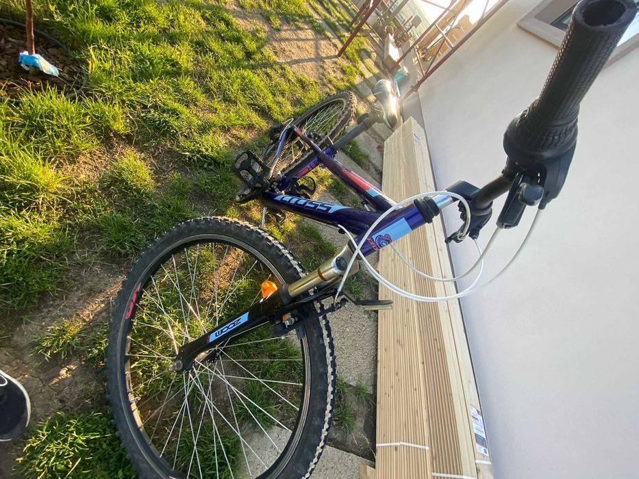 Bicicleta Cross pentru copii. Marimea rotilor este de 26. Stare buna.
