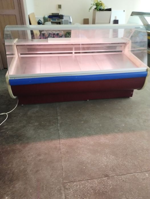 Vând vitrine frigorifice