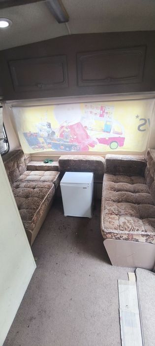 Каравана дължина 5,80м.