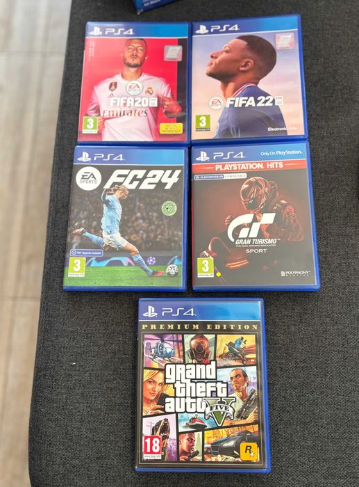 PS4 Slim 1TB / 3 джойстика / 5 игри