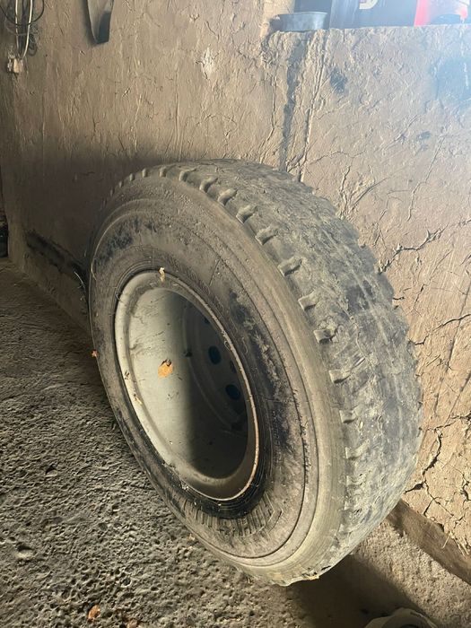 балон от Камаза с дисками