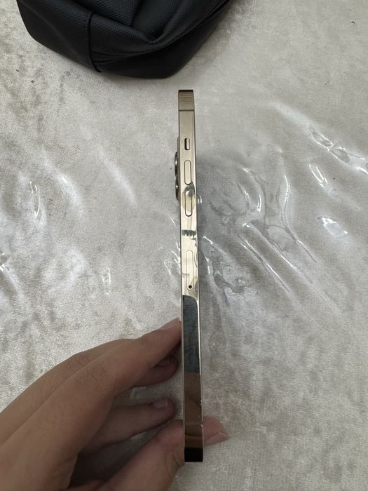 Iphone 12 pro max Gold