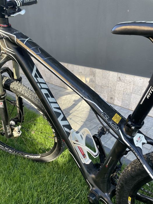 Bicicleta din carbon olympia roti 29 cadru S