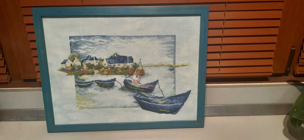 Гоблени, ушити и рамкирани.