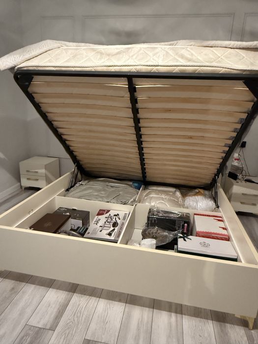 Спальный гарнитур