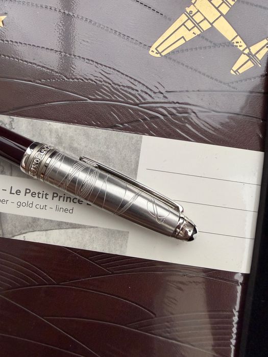 Set Montblanc micul print stilou si agenda