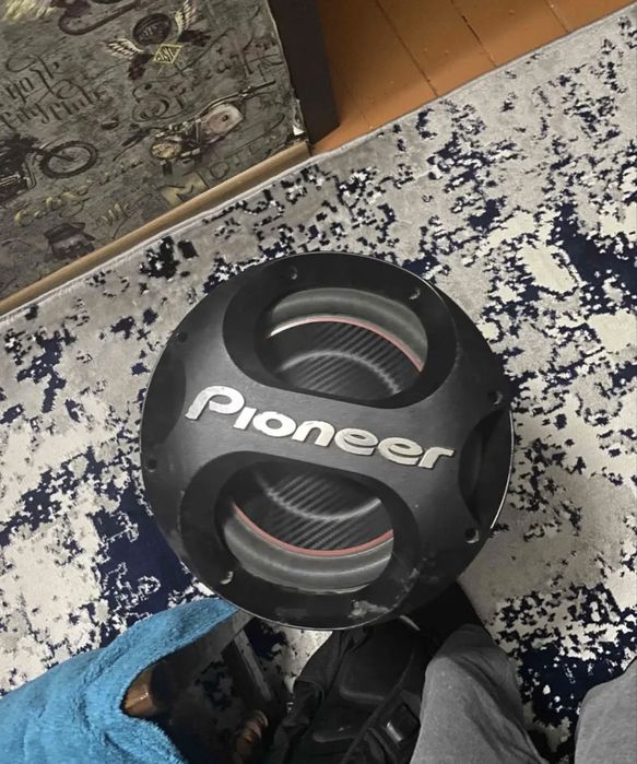 Продам сабвуфер