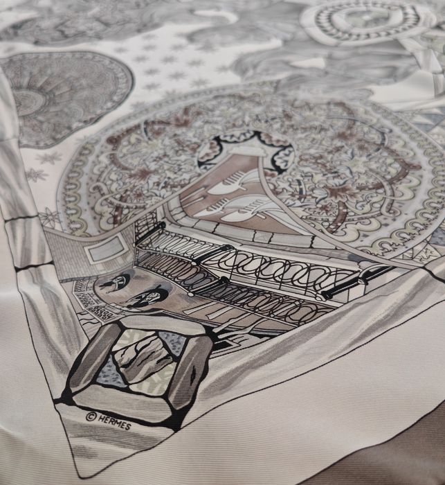 Vând eșarfă Hermes originală