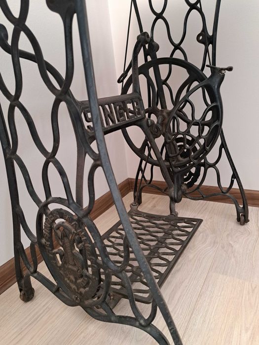 Masina de cusut veche Singer