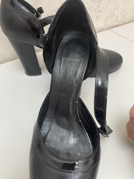 Кожаные туфли на устойчиаом каблуке