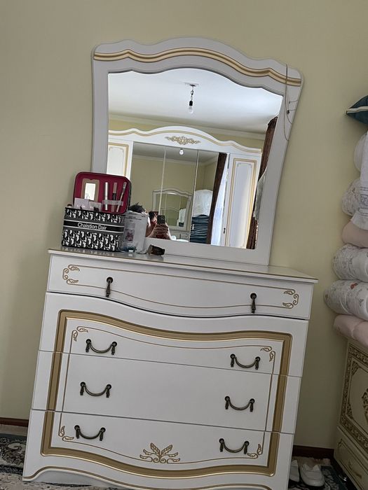 Спальный гарнитур