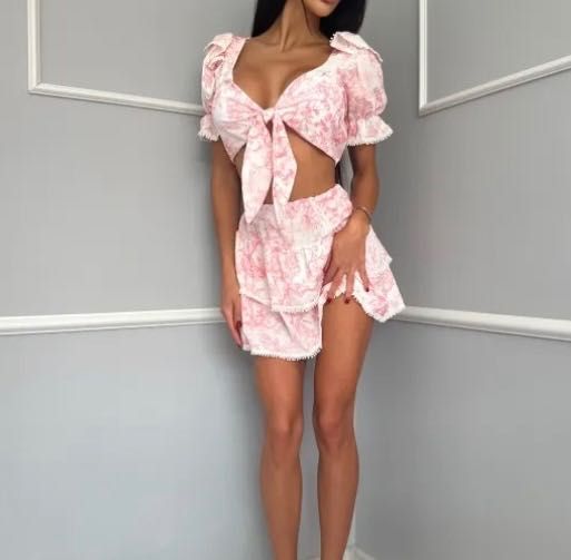 Комплект пола и топ в розов цвят