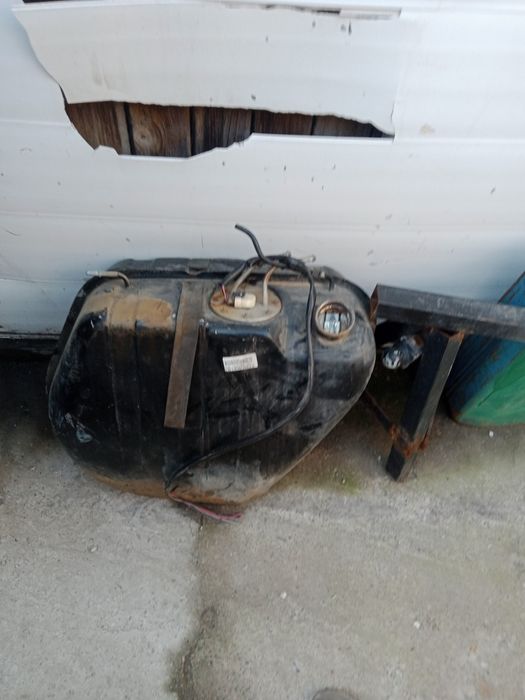 Продам бензобак ваз