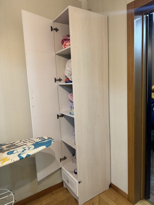 Шкаф-пенал продается