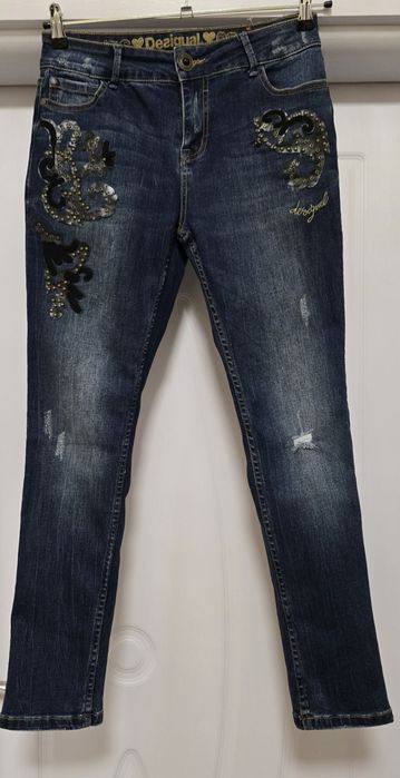 Дамски оригинални дънки. Desigual.  Като нови.