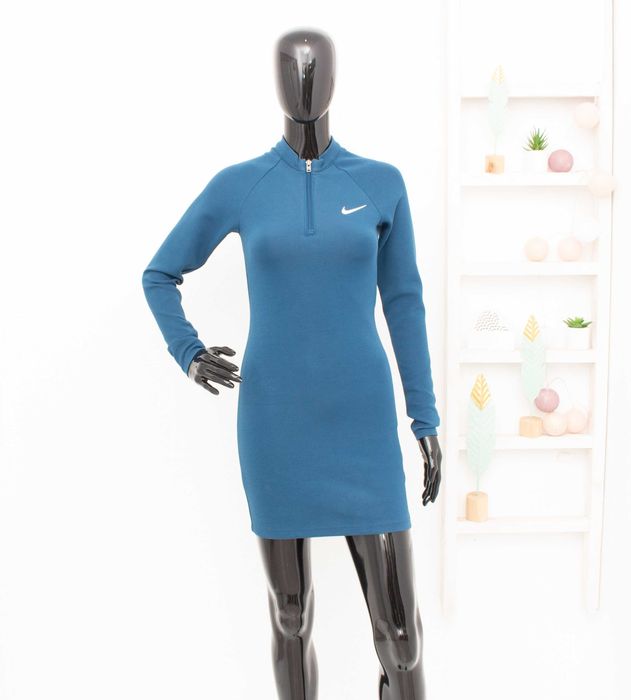 Nike оригинална спортна рокля мини синя с цип XS