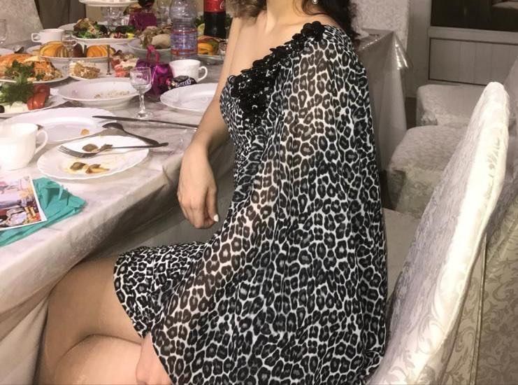 Вечерние платья, цены символично