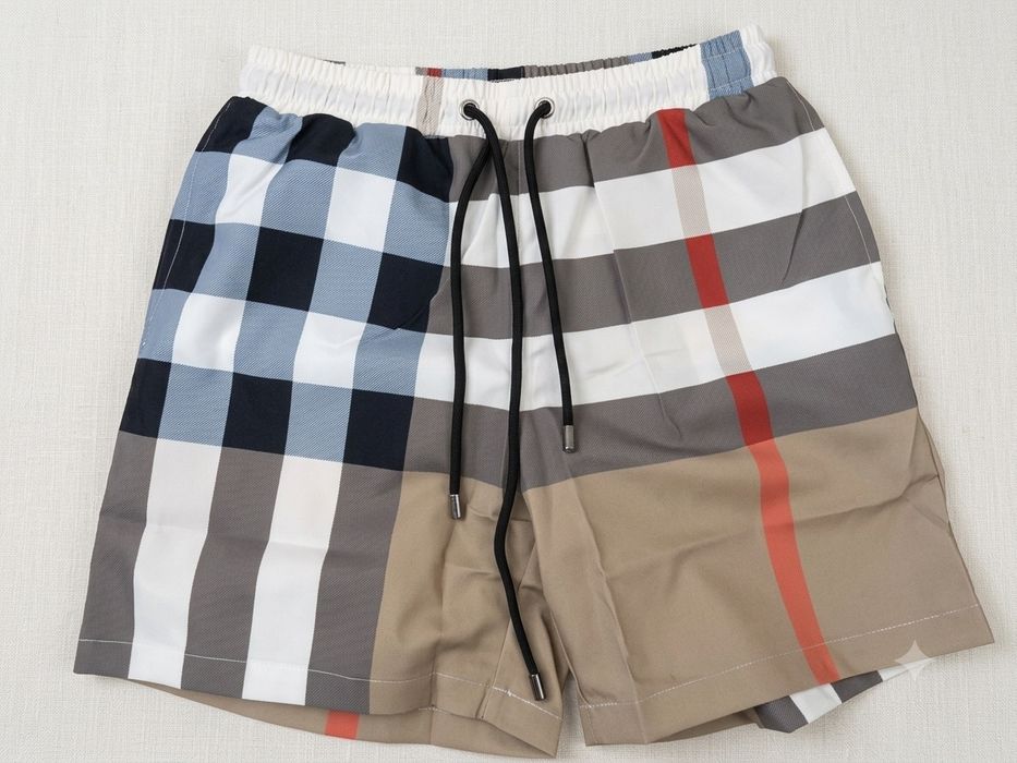 !OCAZIE! Pantaloni scurți Burberry | NOI CU ETICHETA | M |