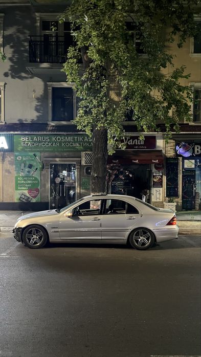 Mercedes benz W203 c240