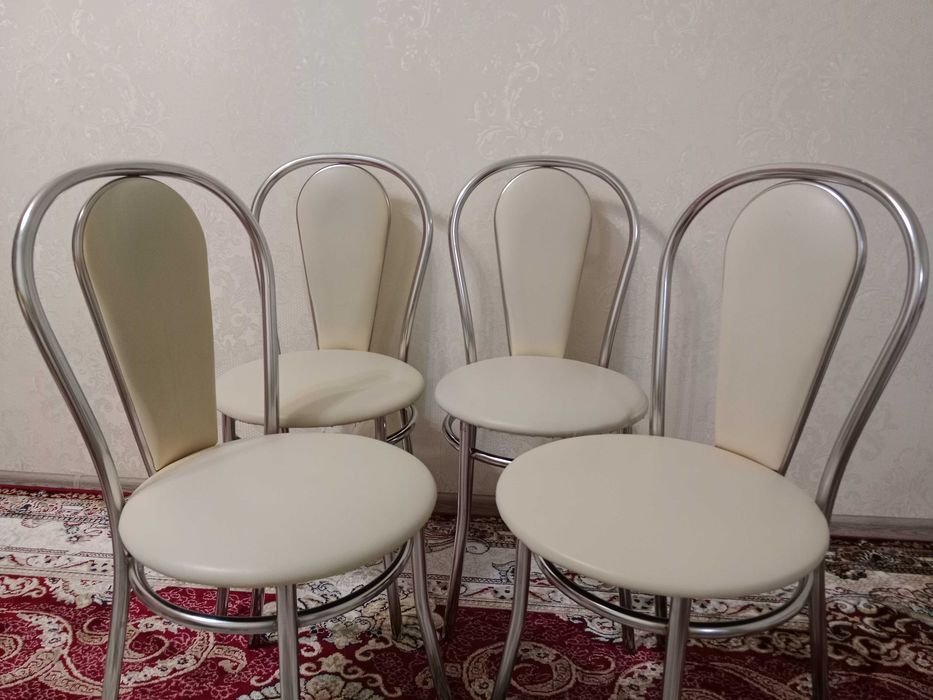 Продам стулья кухонные