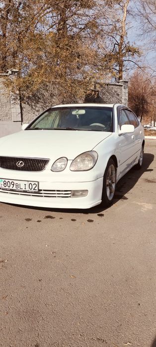 Автомобиль Lexus GS 300