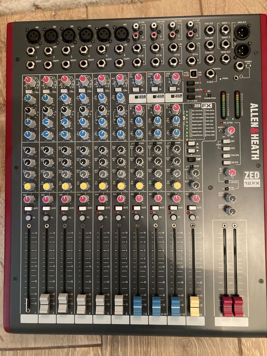 Mixer Allen & Heath Zed 12-FX