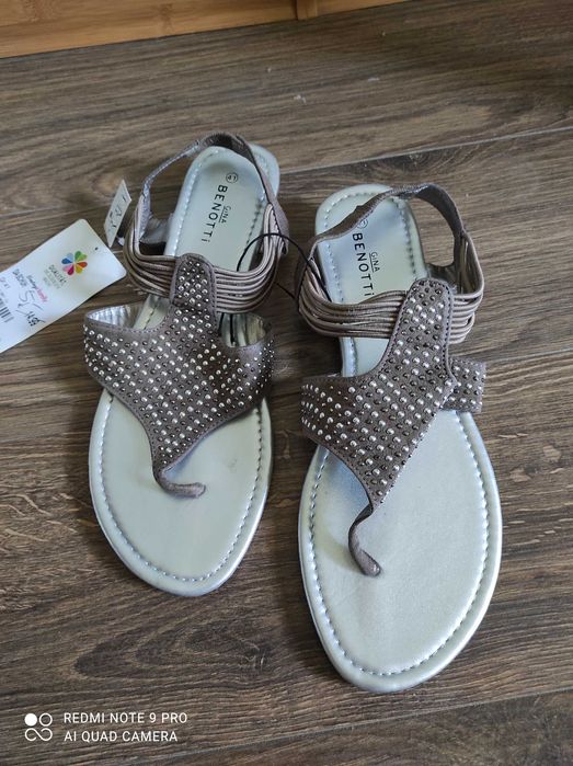 продаю новые туфли и кроссовки