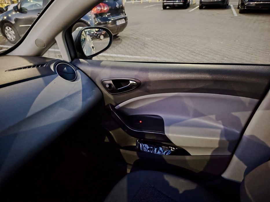 Vând Seat Ibiza 2010