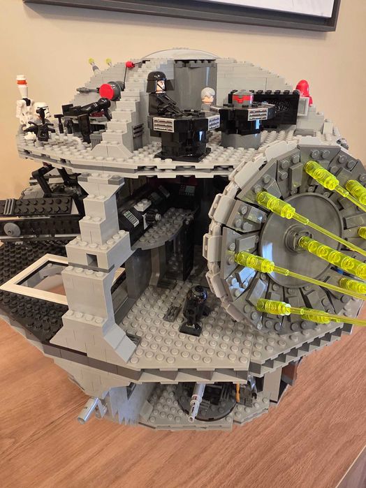 Продавам - Lego Star Wars: Death Star (10188)