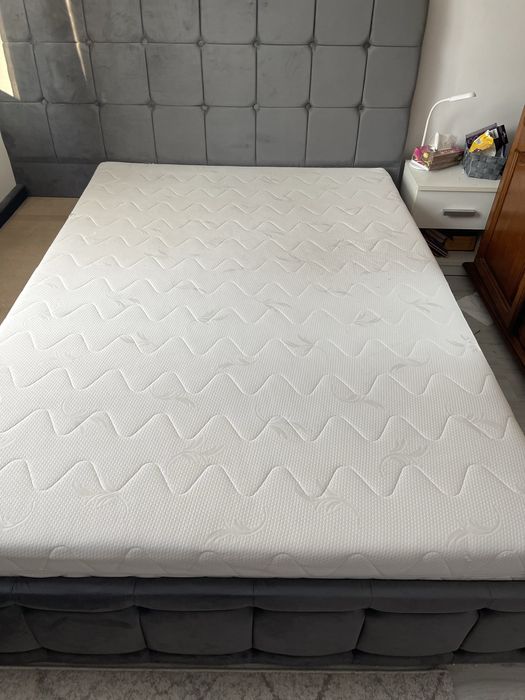 Vand saltea ,foarte putin folosita ……………………………………