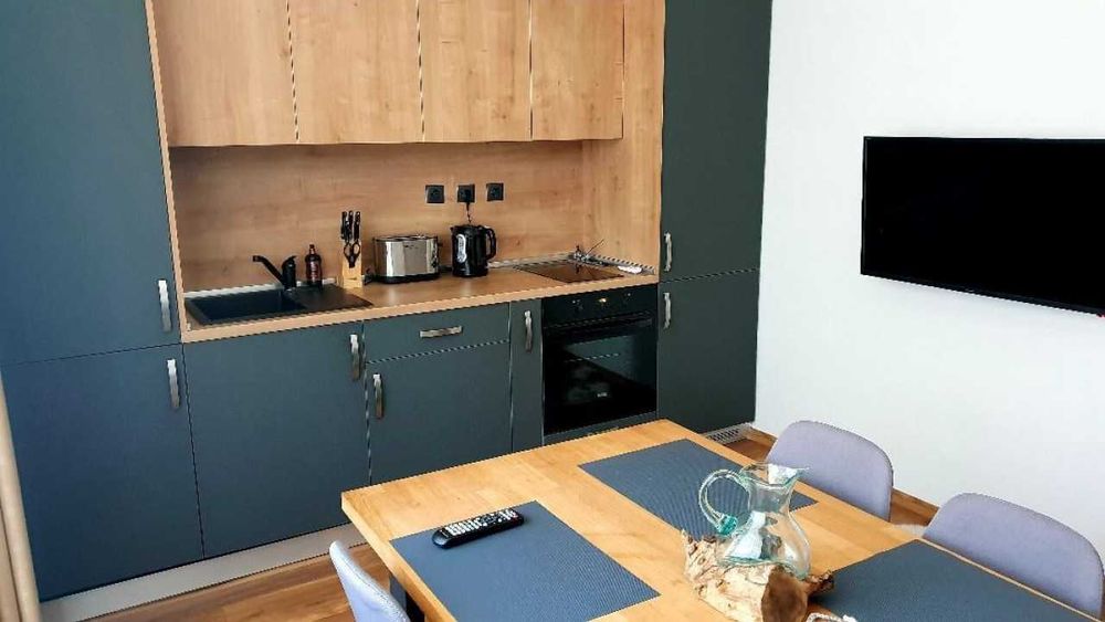 Тристаен апартамент в Центъра