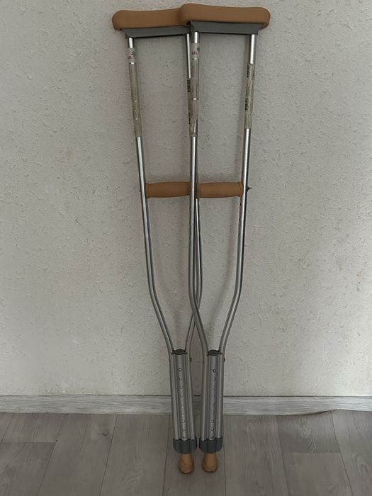 Продам срочно костыли