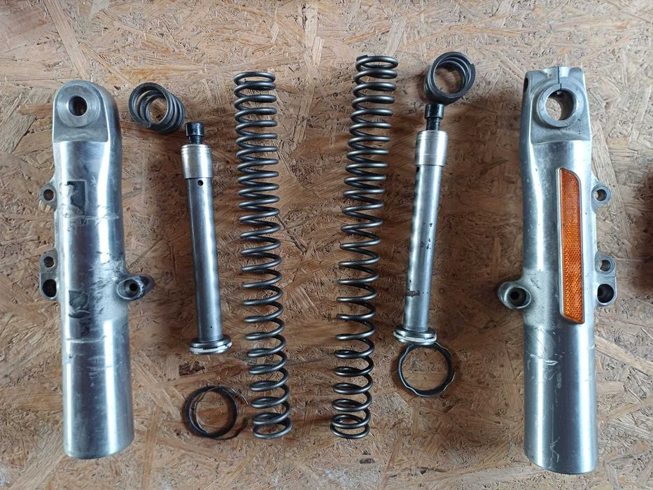 Piese Harley oglinzi, mansoane, scarite, amortizoare, filru aer