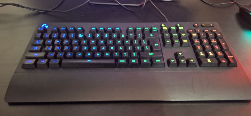 Tastatura Loghitech G213