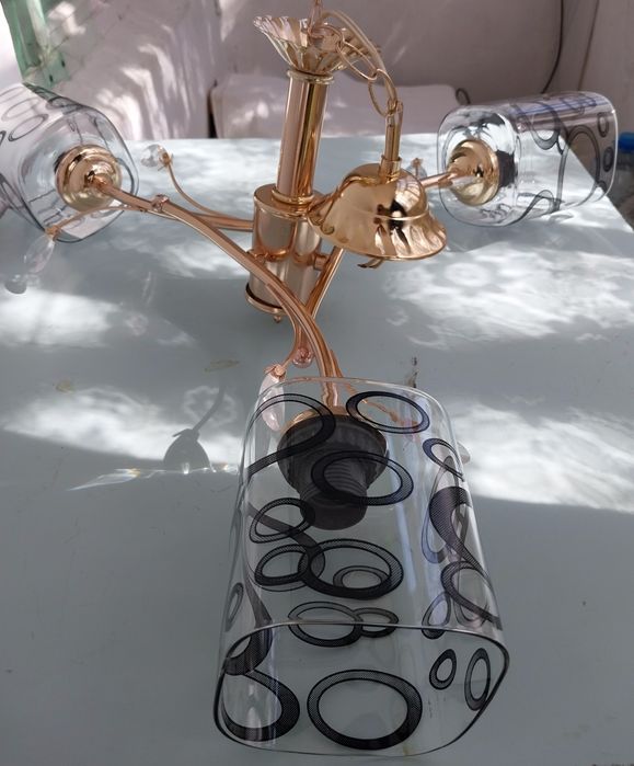 Продам люстру 3х рожковую