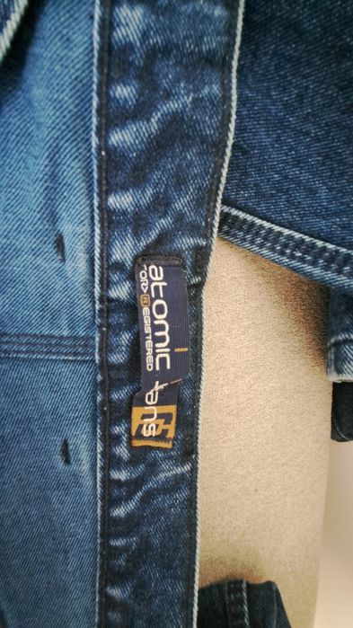 Blugi  "  pantalon  model Atomic"