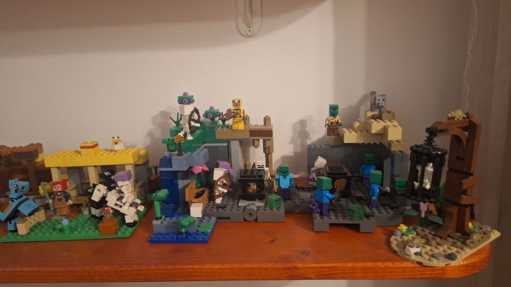 Vand seturi lego minecraft, orice din poze.