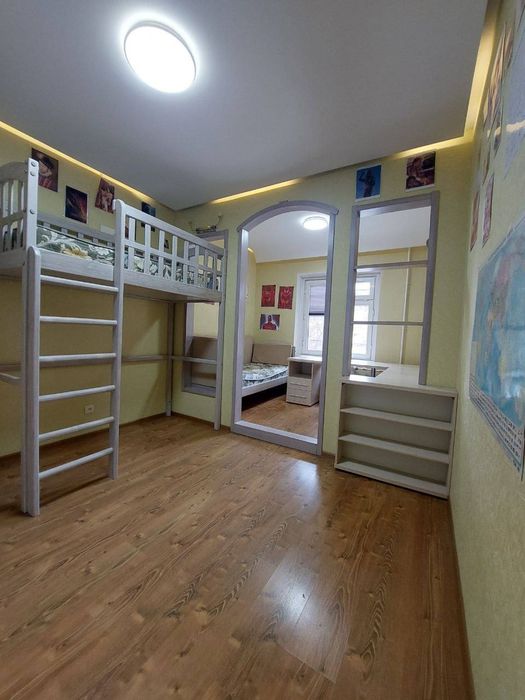 Продается 4х комнатная квартира на Сергели 8