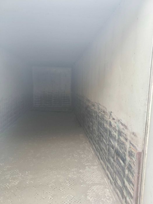 Yuk moshinasi borti.