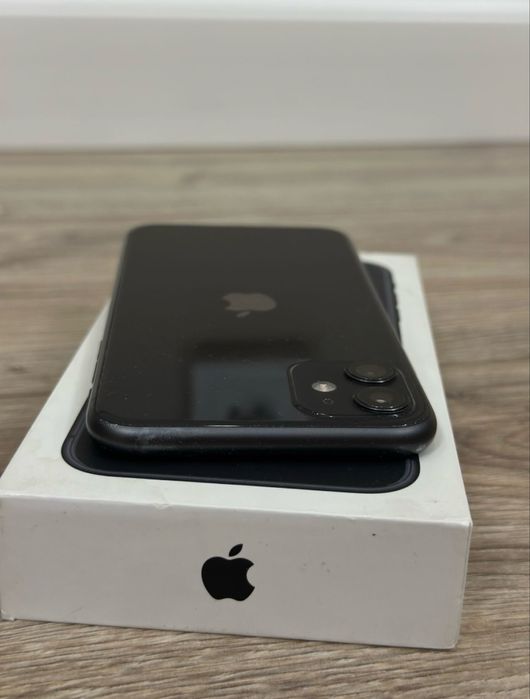 Смартфон iPhone 11