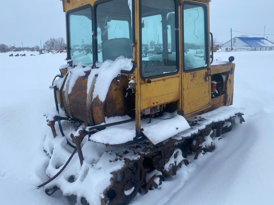 Трактор дт 75 на ходу