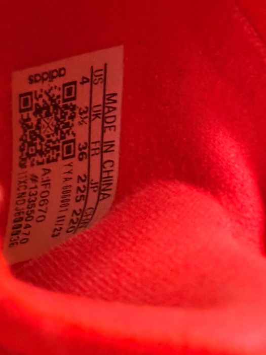 Футболни обувки Адидас